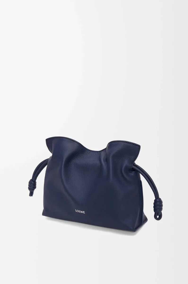 mini flamenco clutch aus nappa-kalbsleder in abyss blue