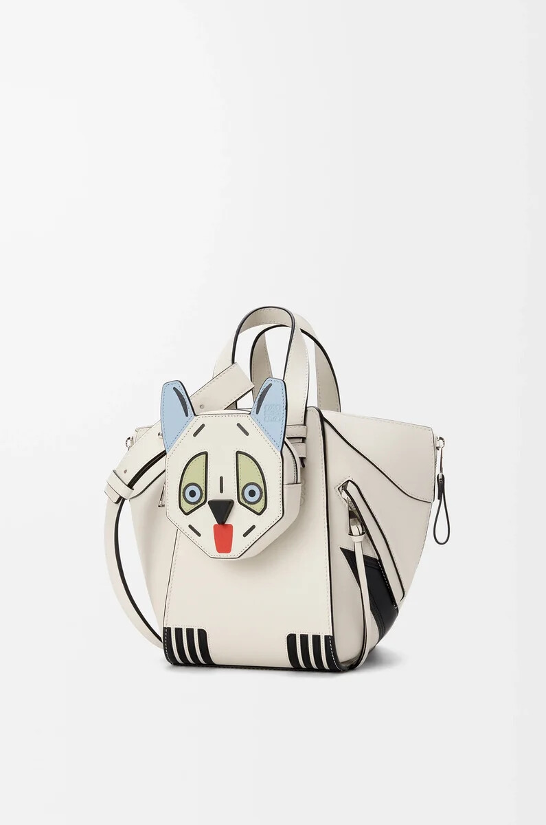 futurist cat kompakt-hängemattentasche aus klassischem kalbsleder in soft white