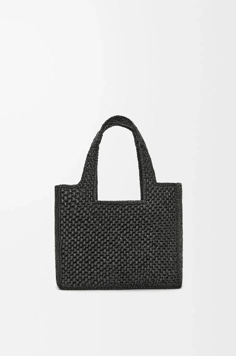 kleine loewe font tote aus schwarzem bast