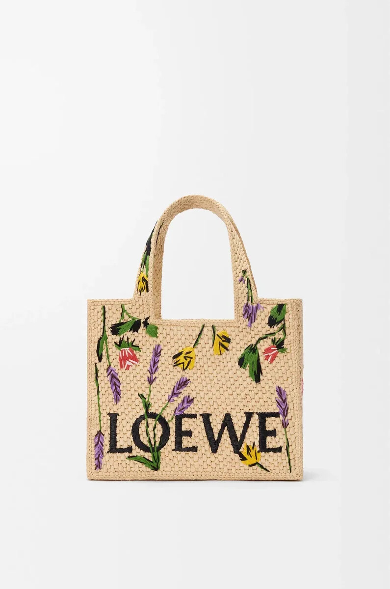 kleine loewe font tragetasche aus bast natur
