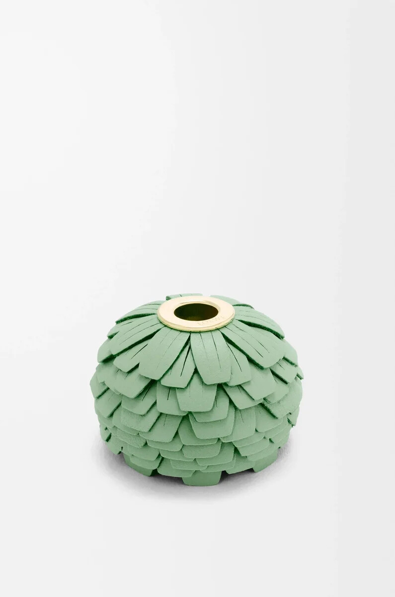 blumenwürfel aus klassischem kalbsleder in mintgrün