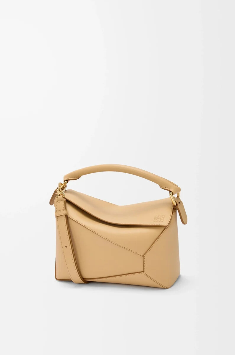 kleine puzzle edge tasche aus klassischem kalbsleder in seidenbeige