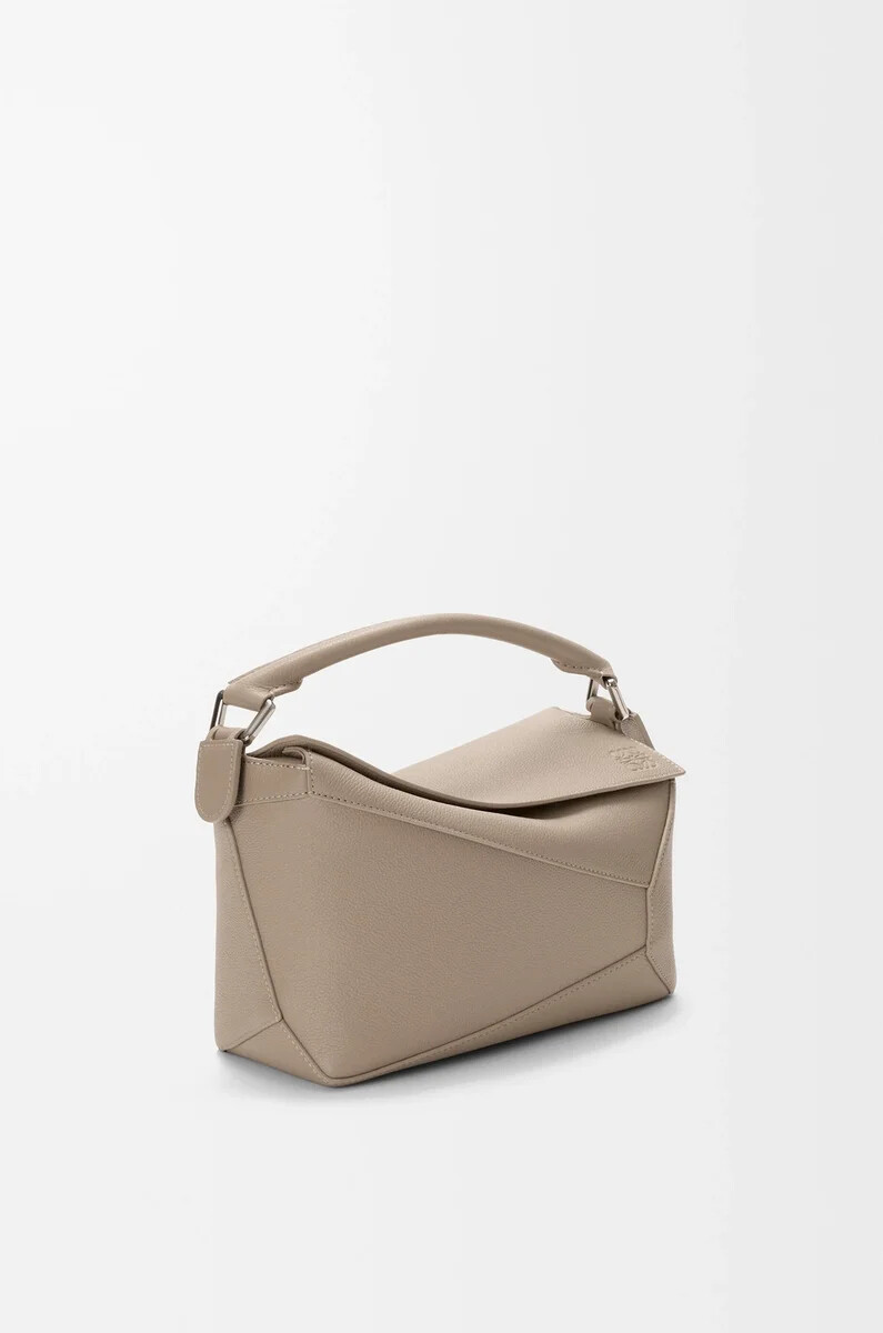 kleine puzzle edge tasche aus weichem genarbtem kalbsleder farbe clay