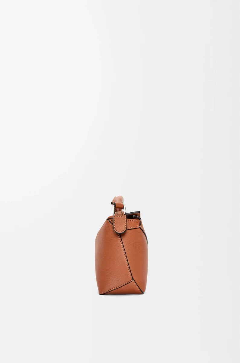 mini puzzle edge tasche aus klassischem kalbsleder in hellbraun