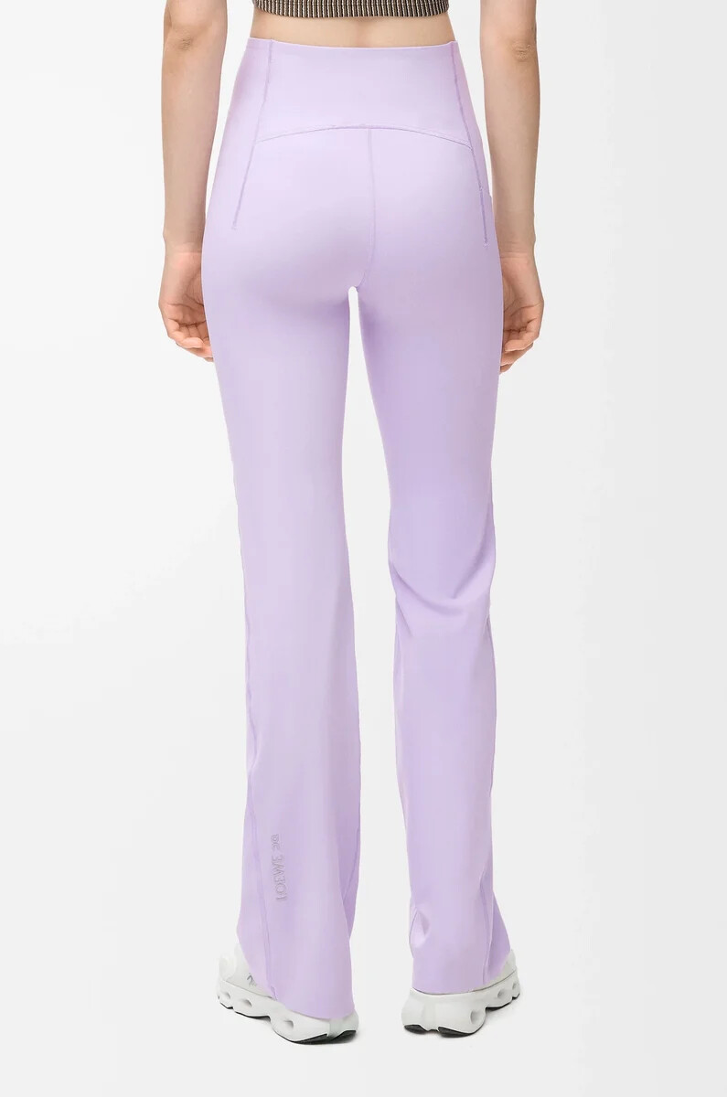weiche bootcut-hose aus technischem jersey in flieder