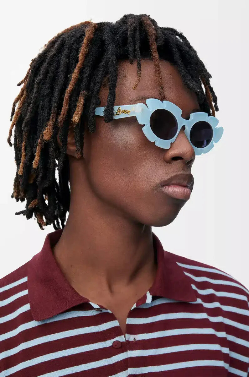 sonnenbrille mit blumenmuster hellblau