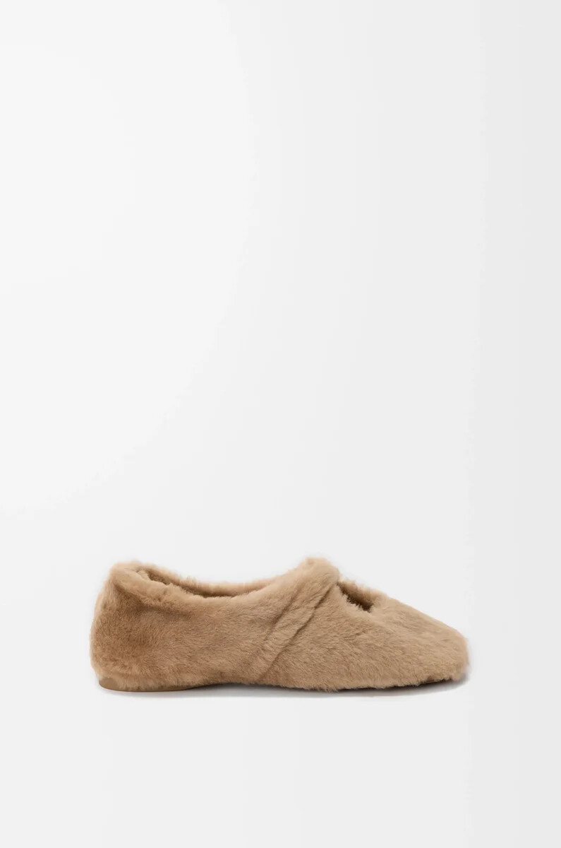 pebble soft ballerina in shearling oak