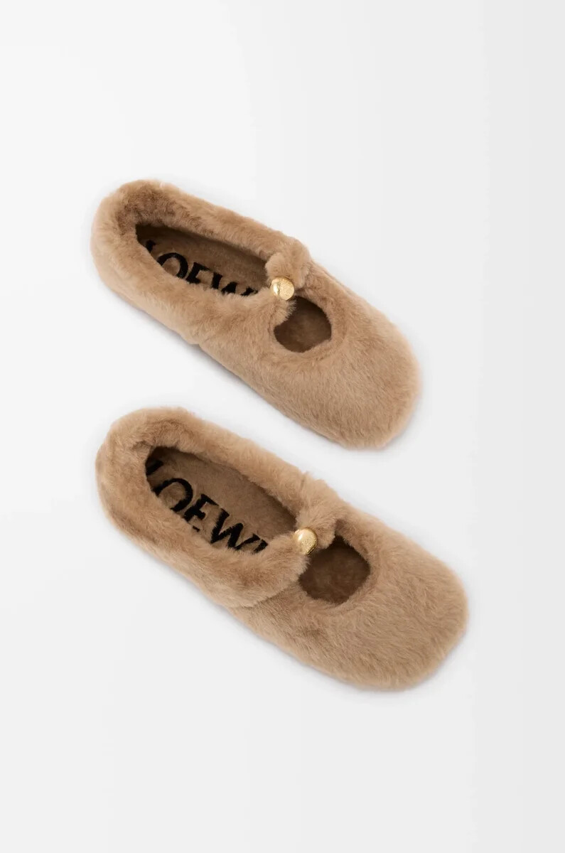 pebble soft ballerina in shearling oak
