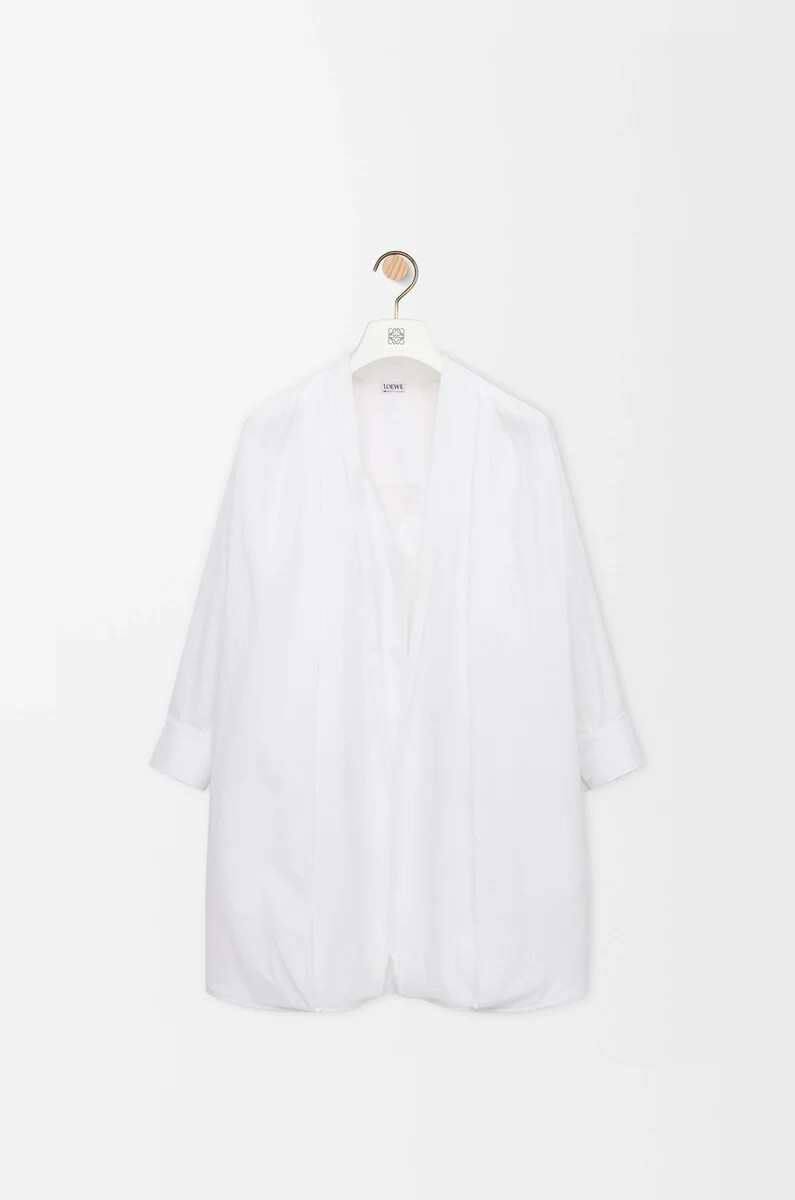 drapiertes kleid aus weißer baumwolle