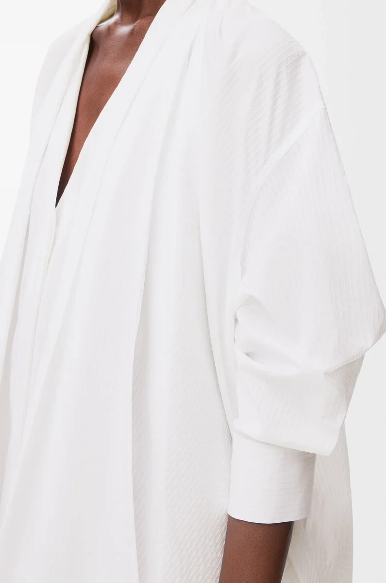 drapiertes kleid aus weißer baumwolle