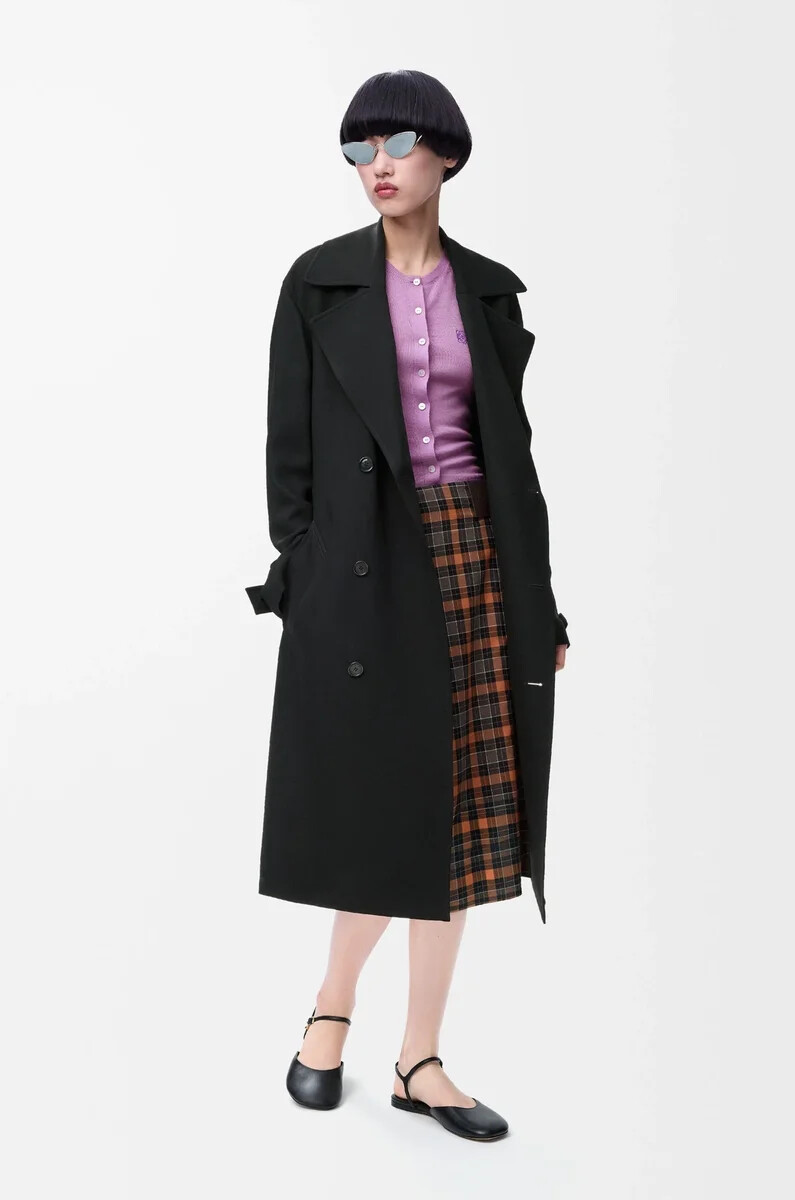 schwarzer trenchcoat aus stretch-viskose