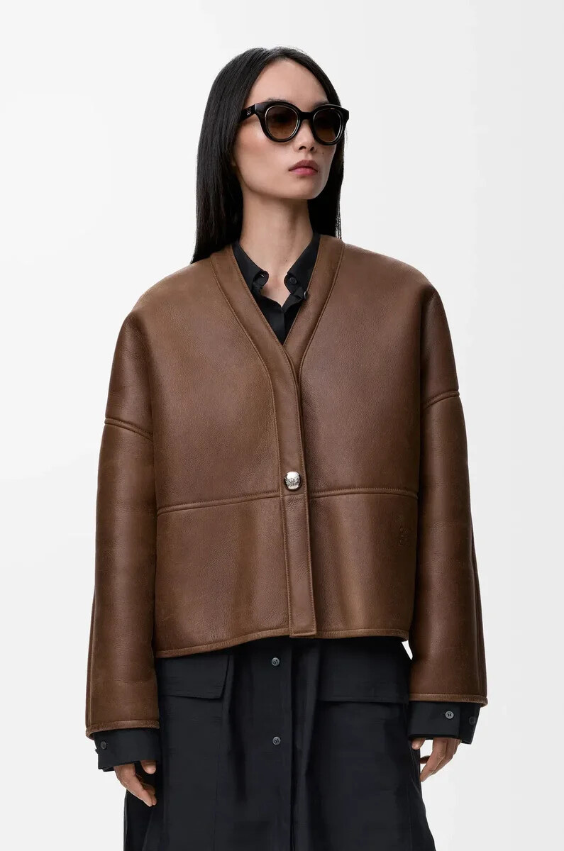 pebble cardigan aus shearling in khakibraun