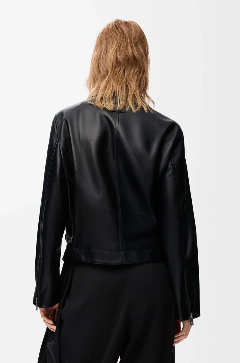 gürteljacke aus schwarzem nappa-lammleder