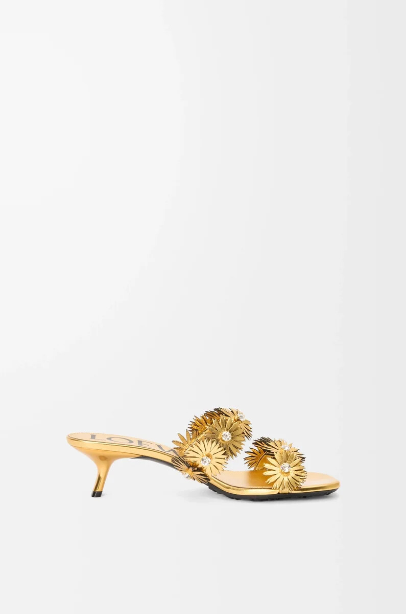 petal flower sandale aus kalbsleder und kristallen in gold