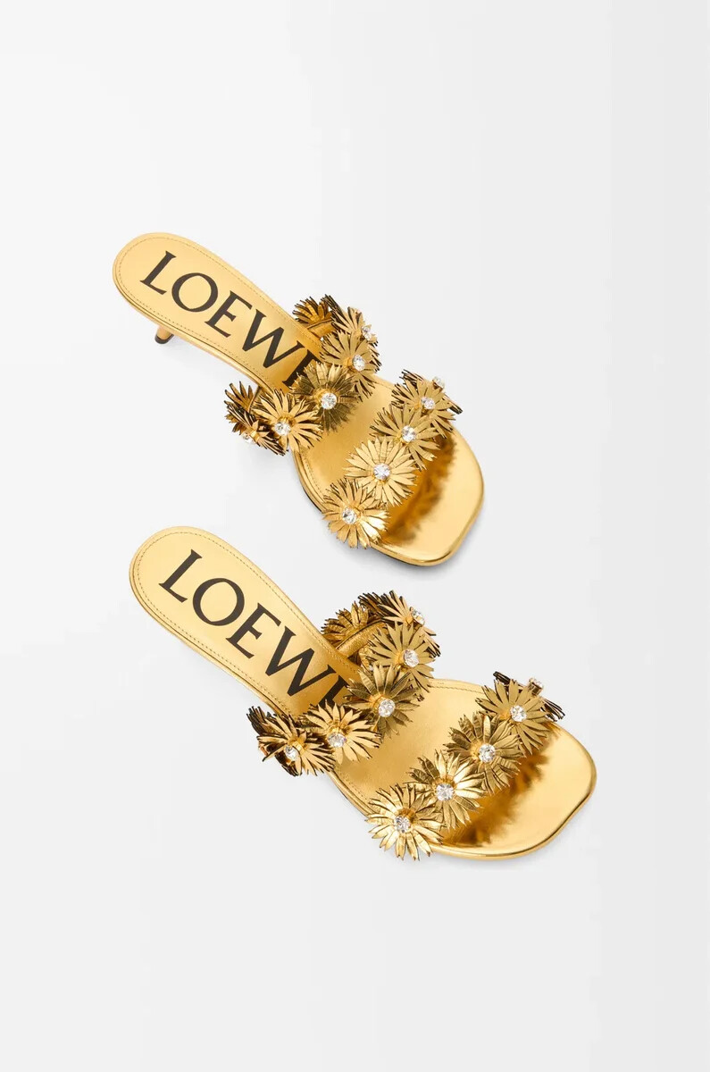 petal flower sandale aus kalbsleder und kristallen in gold