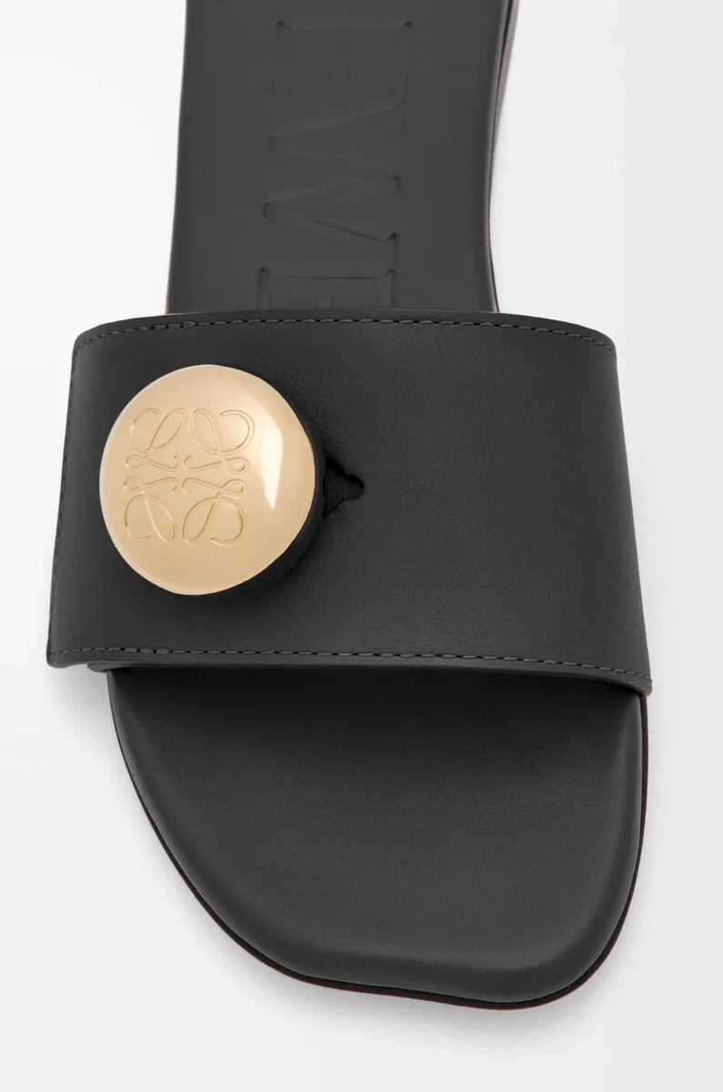 pebble-sandalen aus weichem kalbsleder schwarz