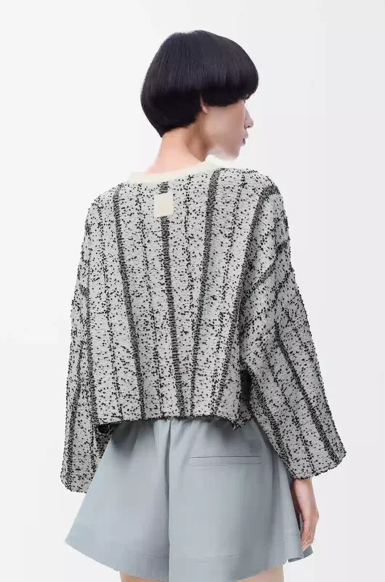 pullover aus wolle weißschwarz