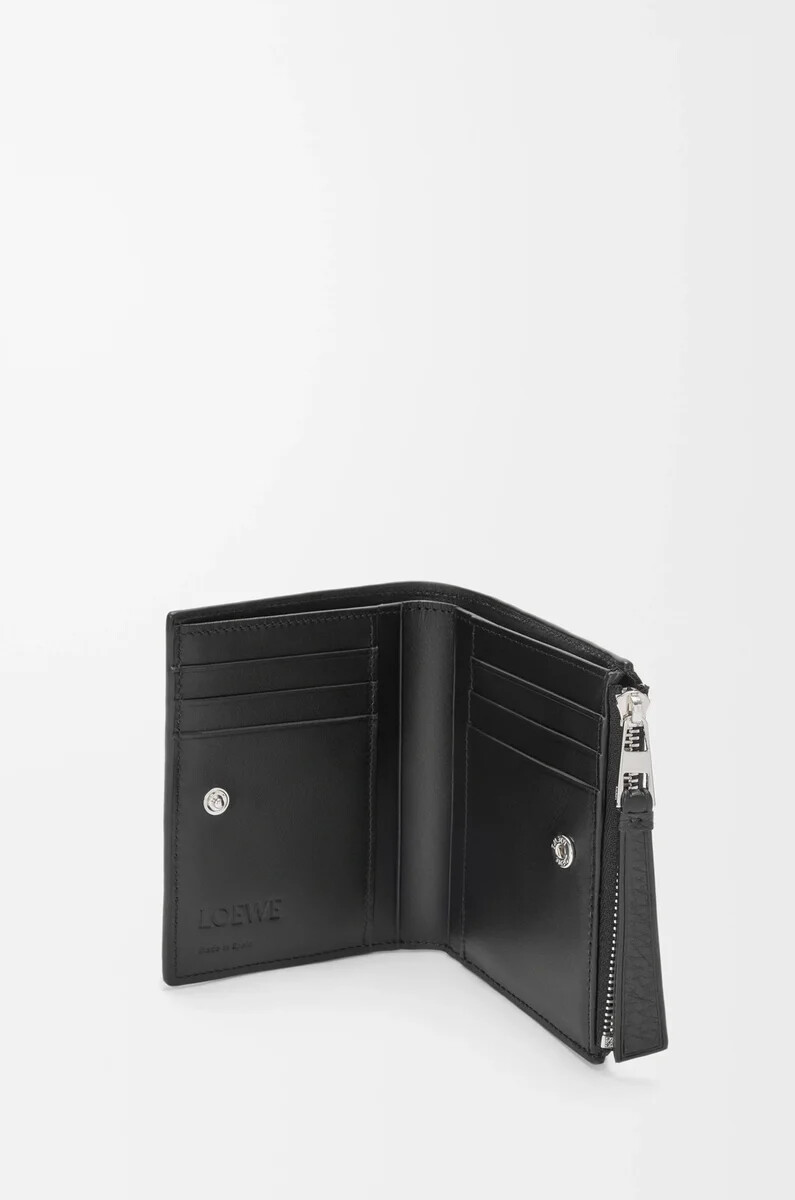 puzzle slim compact wallet aus geschmeidigem genarbtem kalbsleder schwarz