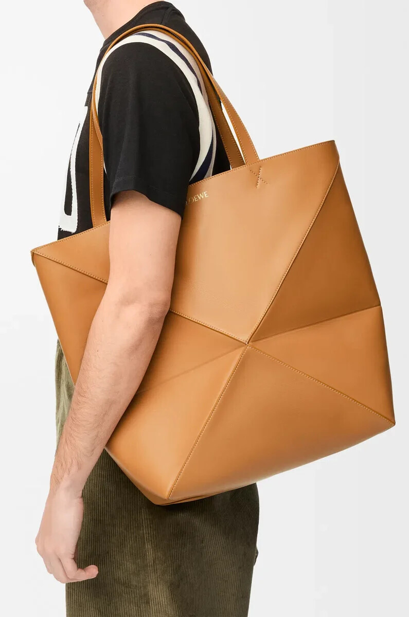 xl puzzle fold tote aus glänzendem kalbsleder farbe warm desert