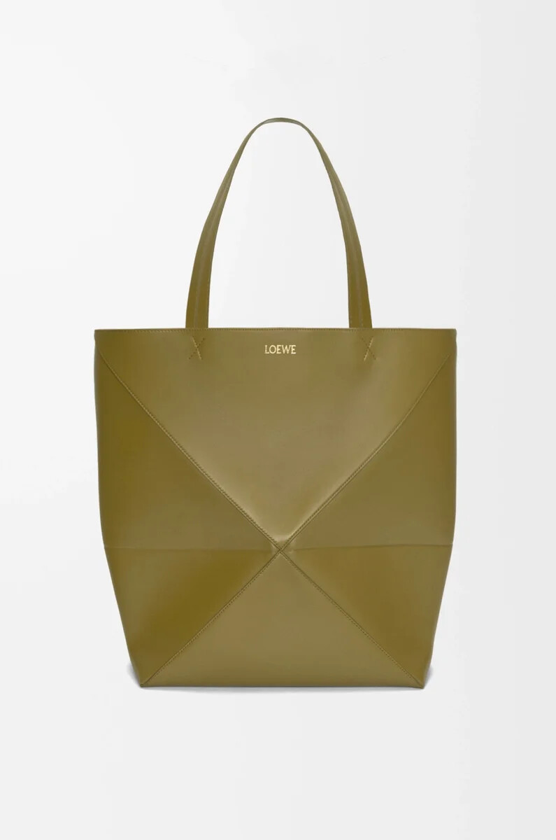 xl puzzle fold tote aus glänzendem kalbsleder in olivgrün