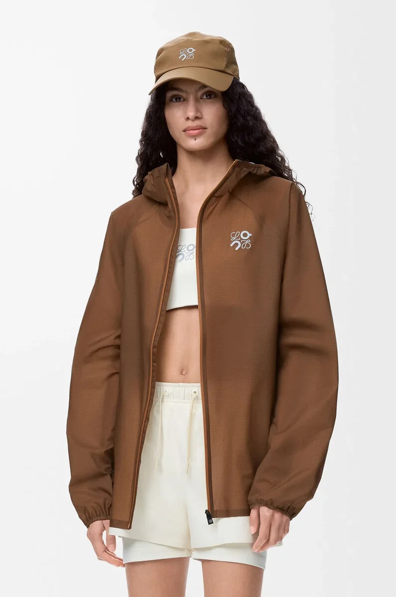 ultra-jacke aus technischem shellmaterial toffee