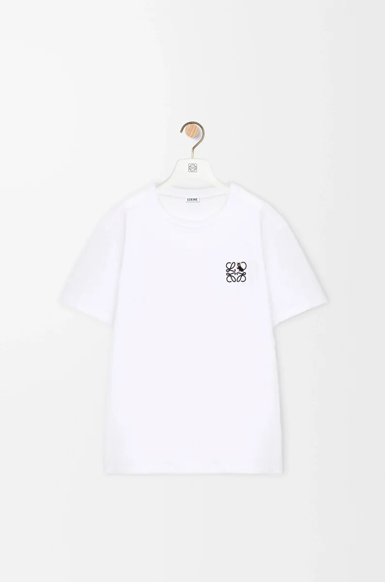 lässiges t-shirt aus weißer baumwolle
