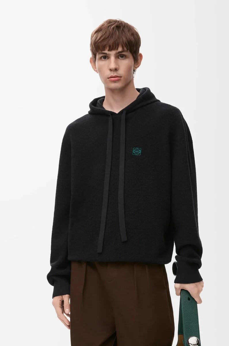 schwarzer wollhoodie